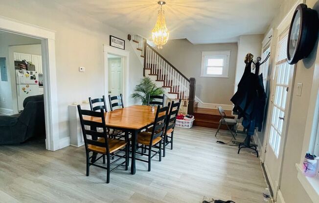 Beautifully Renovated 3bdrm/1.5bth Home Located in Richmond's North-side!