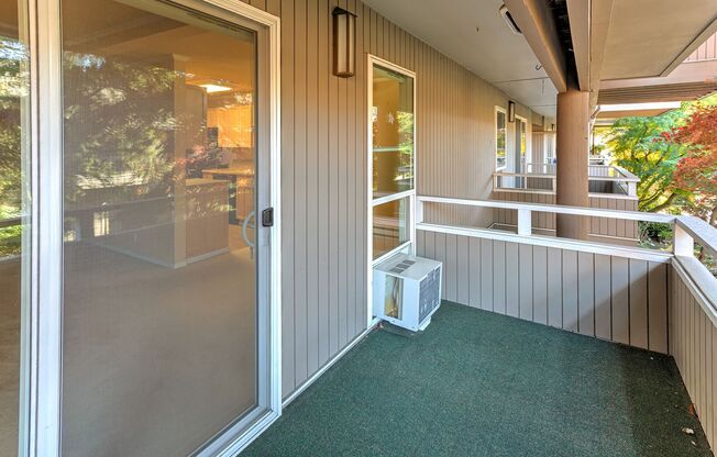 2 beds, 1 bath, $2,300, Unit Unit 104