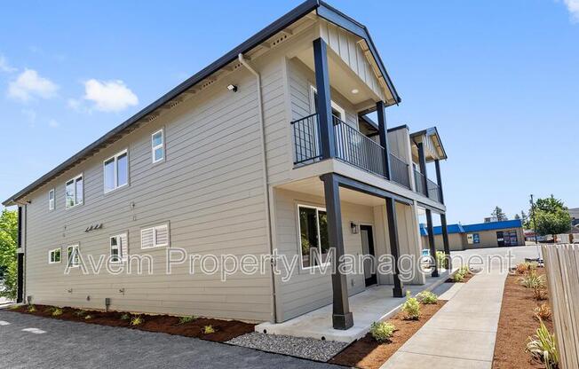930 MOLALLA AVE