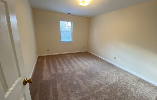 2 beds, 1 bath, 800 sqft, $775, Unit Apt C