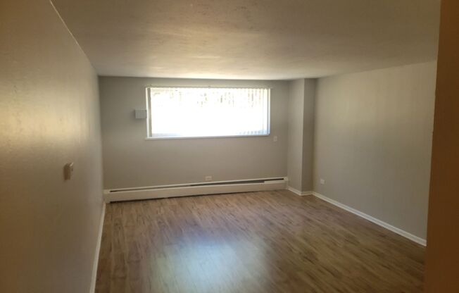 Studio, 1 bath, 500 sqft, $945, Unit 105