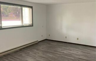 2 beds, 1 bath, $825, Unit 3