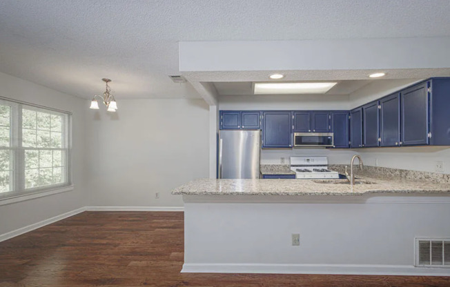 2 beds, 2 baths, $1,775