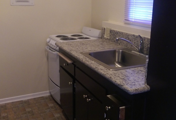 Woodbridge Village Apartments - 1900 N. MARIANNA AVE.