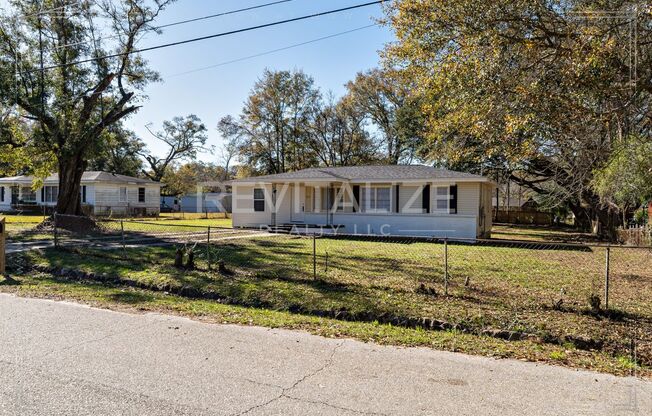 Renovated 4 Bedroom/1 Bathroom House in Saraland!