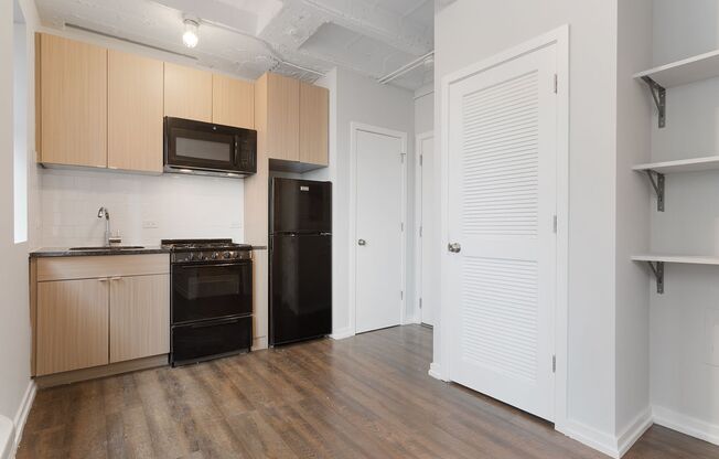Studio, 1 bath, 204 sqft, $1,255, Unit 411