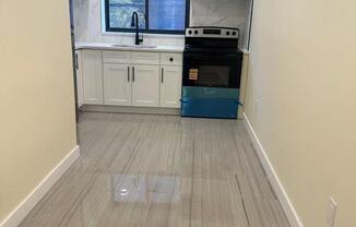 39 17 GREENPOINT AVE