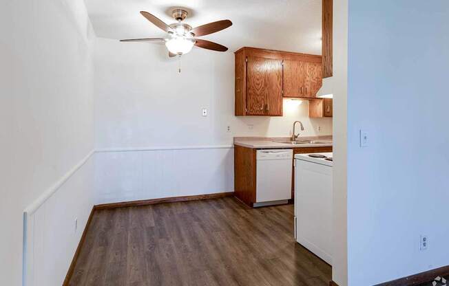 Apache Manor Apartments, Minneapolis, MN