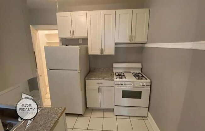 East Albany Park Apts for Rent!