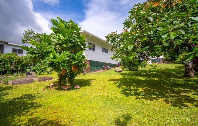 UNIQUE OPPORTUNITY TO RENT A FURNISHED 2BR 1BA MODERN COTTAGE IN MANOA!!!