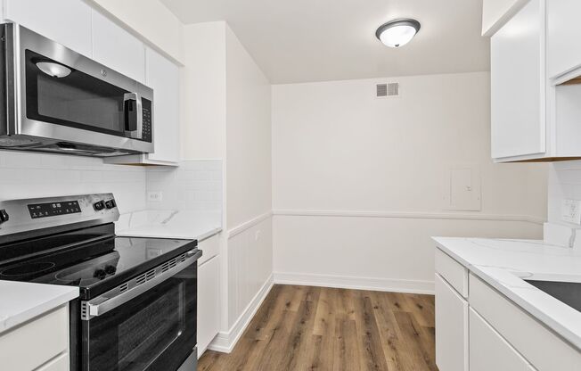 3 beds, 2 baths, $3,695, Unit 602