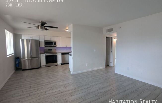 3743 E BLACKLIDGE DR