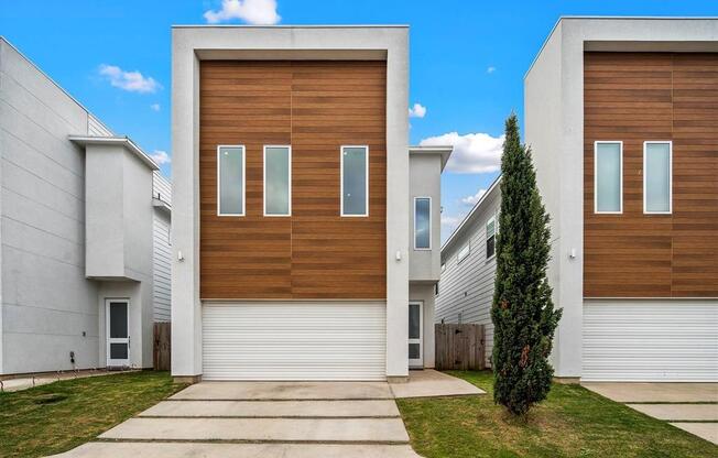 5511 PARAISO PL