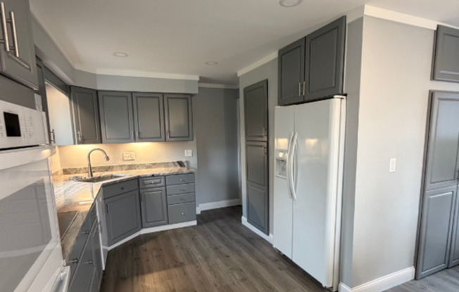 148 Russells Mills Rd Dartmouth, MA 3 Bedrooms, 2 Bathrooms