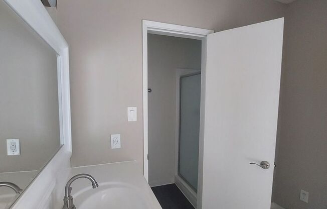 2 beds, 2 baths, $2,395, Unit 14