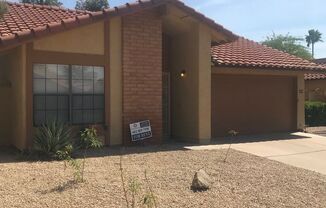 1 month free rent if rented before Christmas! Beautiful 55+ Ahwatukee neighborhood spacious 2/br 2/ba home - Rent Includes membership to Ahwatukee Recreation Center