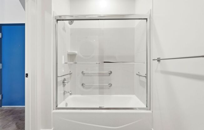 Studio, 1 bath, 305 sqft, $1,895, Unit 560