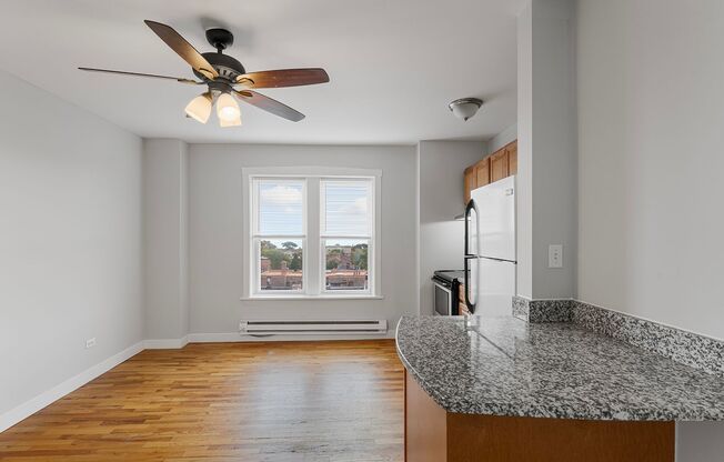 Studio, 1 bath, 275 sqft, $1,350, Unit 7450-82