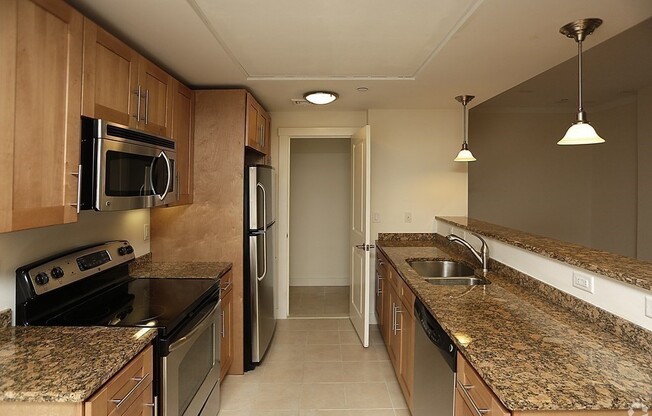 3 beds, 2 baths, 1,175 sqft, $5,100, Unit 314