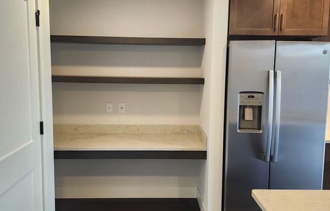 1 bed, 1 bath, 808 sqft, $2,450, Unit #425