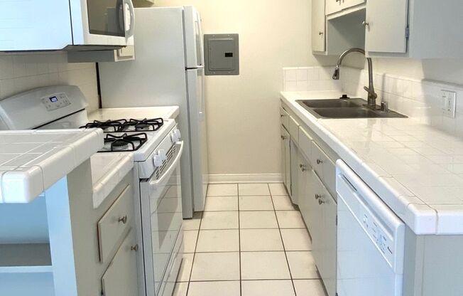 1 bed, 1 bath, $2,195, Unit 3