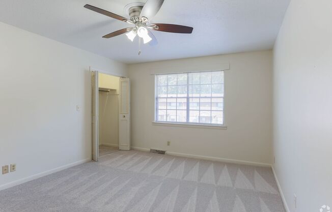 3 beds, 1.5 baths, 1,170 sqft, $1,175, Unit 52