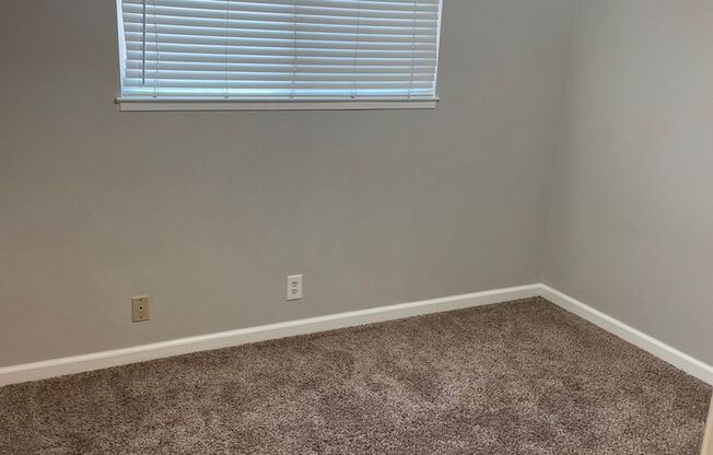 ROSEVILLE HOME FOR  RENT – Spacious 3 Bedroom Home on Large Corner Lot