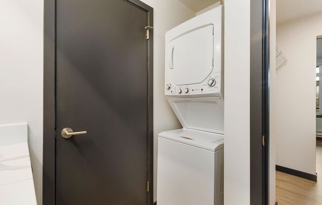 1 bed, 1 bath, 634 sqft, $2,345, Unit 408