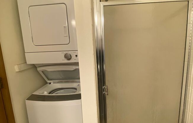 2 beds, 2 baths, 950 sqft, $1,750, Unit 7657CA