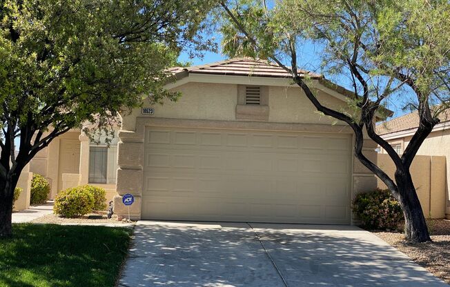 1 STORY 3 BR, 2 BA  HOME IN THE HEART OF SOUTH SUMMERLIN!