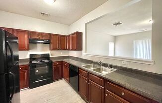 Charming 3 bedroom/2.5 bath END UNIT Townhome! GREAT location!!! OCTOBER RENT FREE