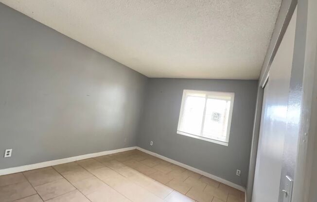 2 beds, 2 baths, 1,000 sqft, $1,495, Unit 4-230