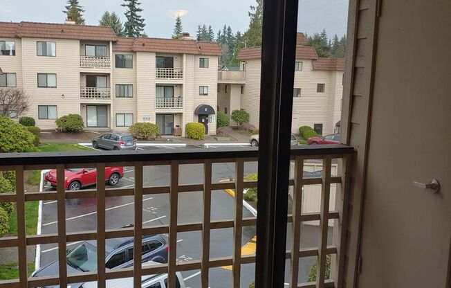 1 bed, 1 bath, 610 sqft, $1,750, Unit B304