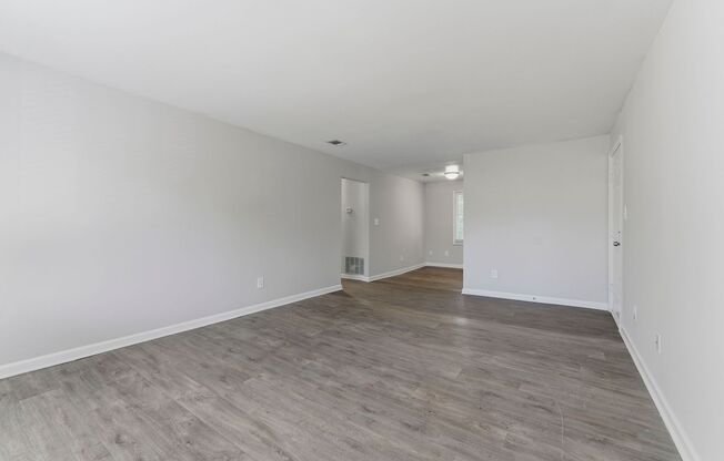 1 bed, 1 bath, 725 sqft, $1,150, Unit P6