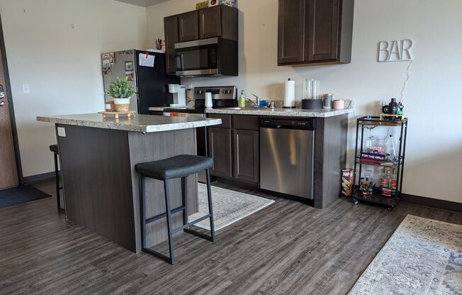 1 bed, 1 bath, 590 sqft, $925, Unit 404