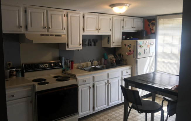 2 beds, 1 bath, $1,700