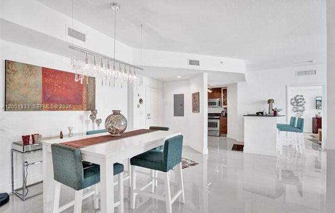 2 beds, 2 baths, 1,251 sqft, $3,600, Unit 7900 Harbor Island Dr # 704