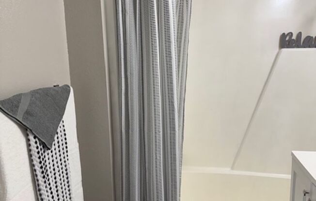 1 bed, 1 bath, 425 sqft, $949, Unit 106