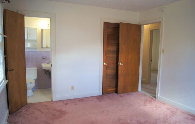 3 beds, 2 baths, $2,095, Unit # 100