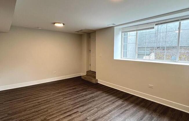 2332 W 18th Pl