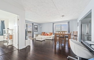 1 bed, 1 bath, 777 sqft, $2,600, Unit 1012
