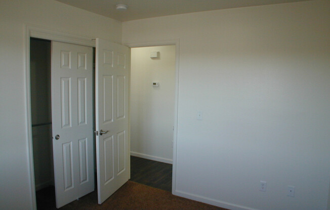 2 beds, 1 bath, 942 sqft, $1,150, Unit Apt D