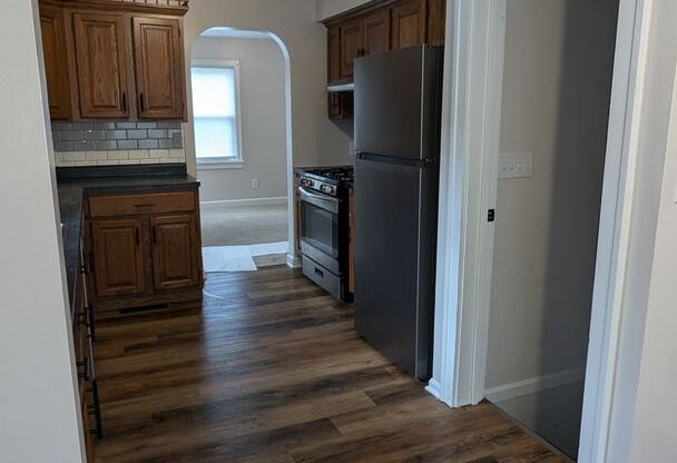 3 beds, 1 bath, $1,400