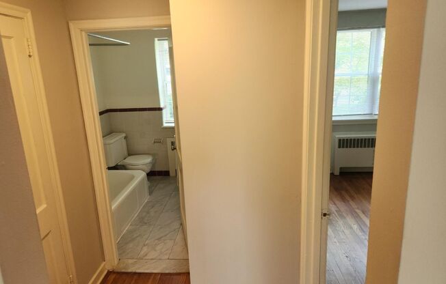 1 bed, 1 bath, 663 sqft, $1,900