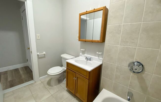 1 bed, 1 bath, $1,230, Unit 3