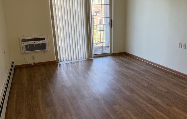 1 bed, 1 bath, 660 sqft, $1,408, Unit 319S