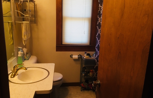 2 beds, 1 bath, $1,295, Unit 8621