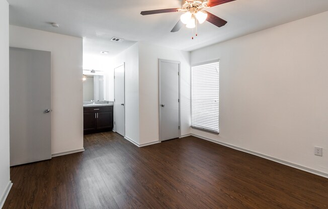 2 beds, 2 baths, $1,749, Unit 1901B