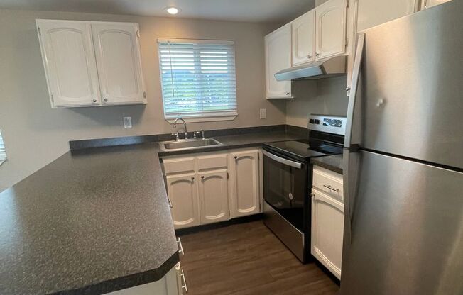 2 beds, 1 bath, 870 sqft, $1,500, Unit 53-01