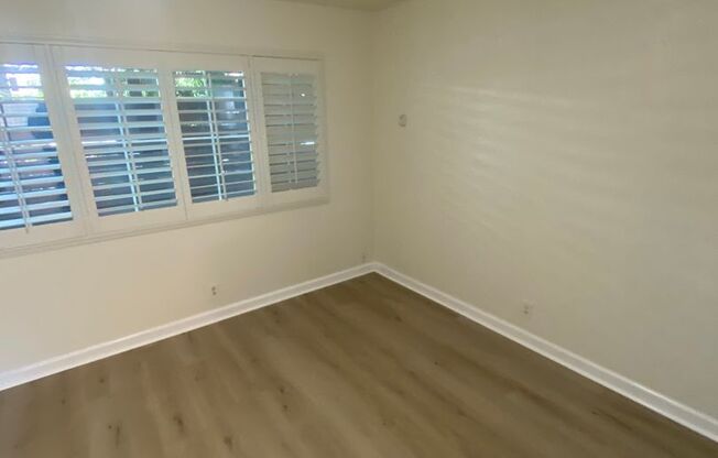 2 beds, 1 bath, $2,495, Unit Apt. B